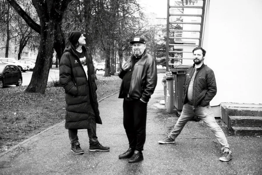 Запоздалый осенний фотосет 2025 от нашего гитариста